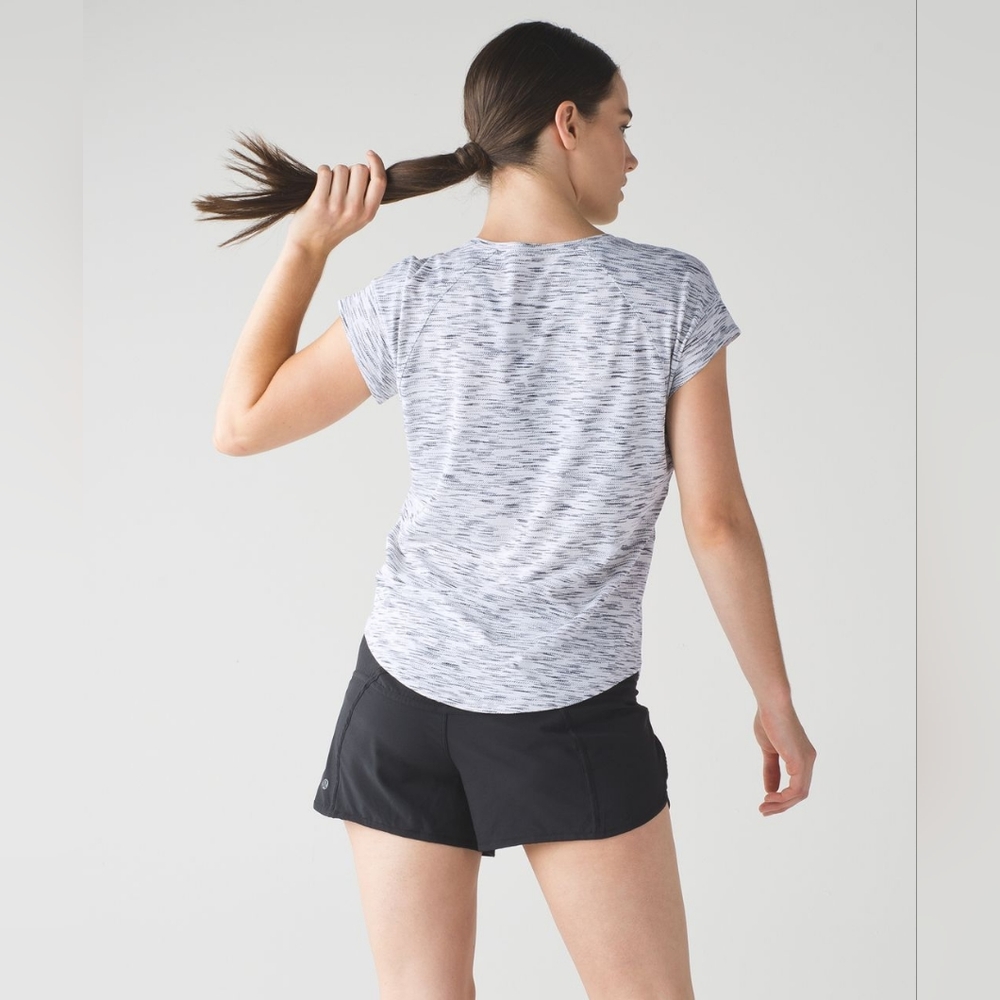 Lululemon Top , Run Around TeeTiger Space Dye Black White Sz4